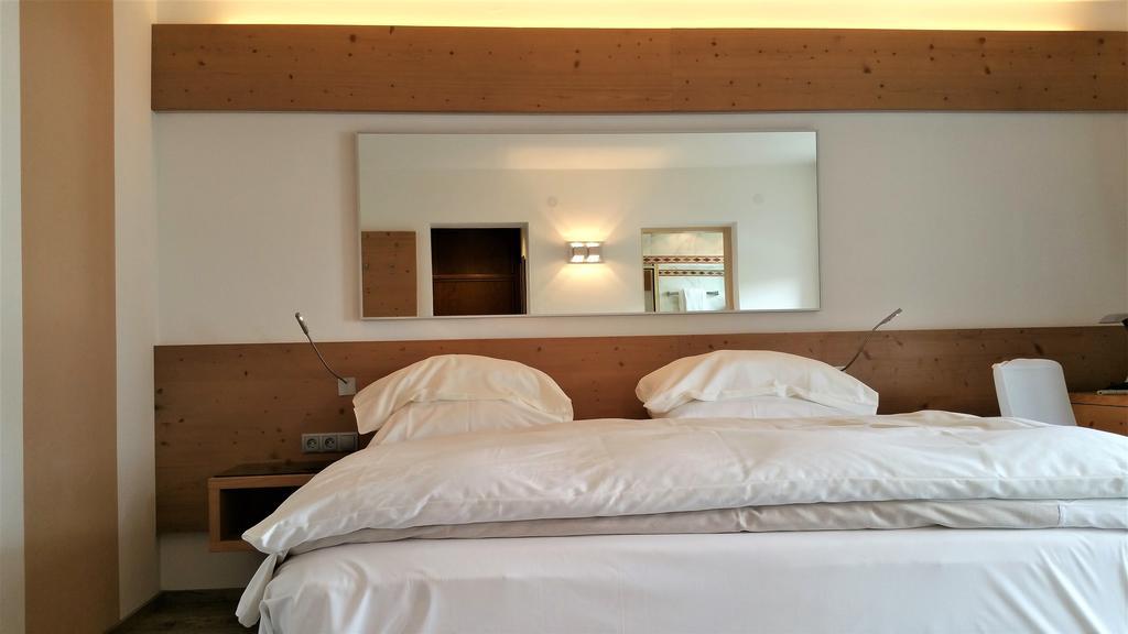 Hotel Vergeiner Seefeld in Tirol Zimmer foto